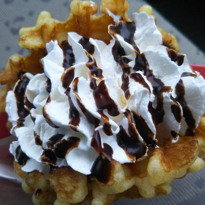 Waffle Whipped Cream Chocolate