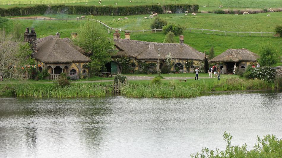 Lake Inn coastal house