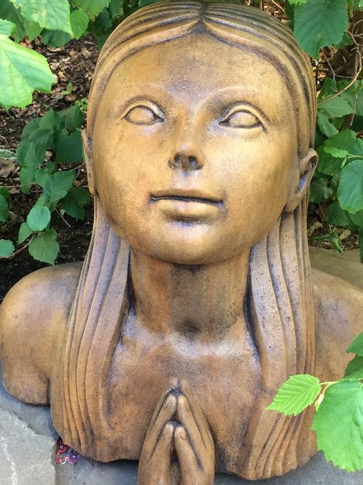 Girl Statue Garden Decoration