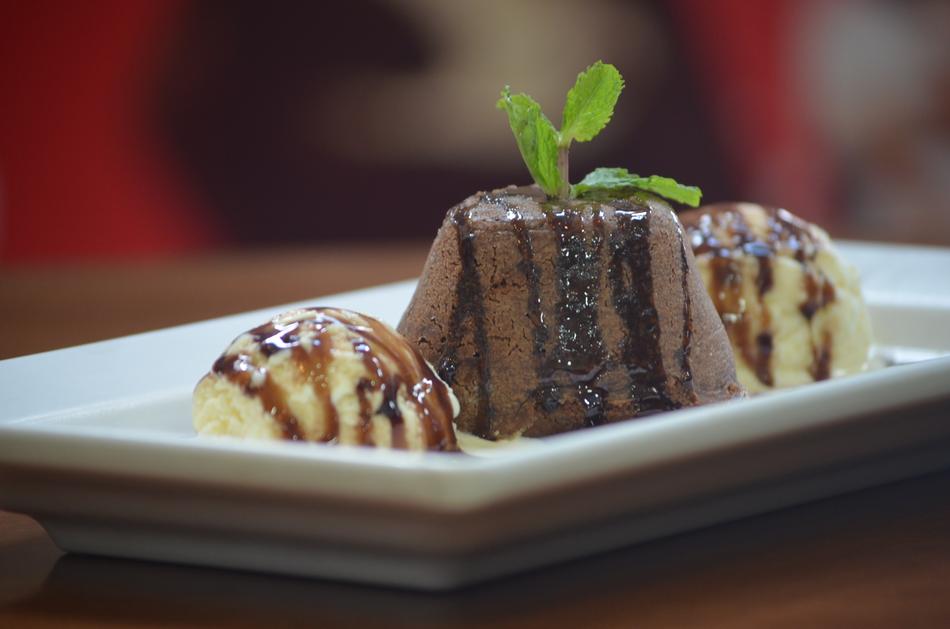 chocolate strawberry cake