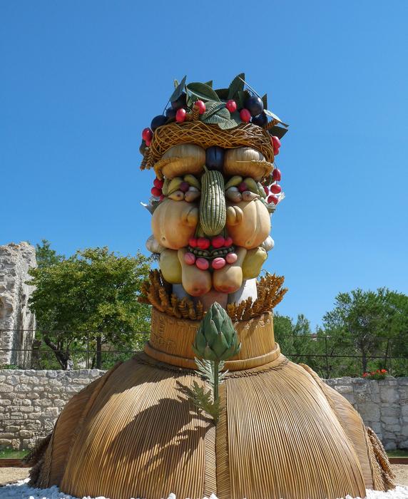 Sculpture Giant Arcimboldo