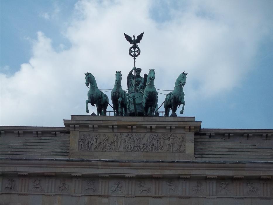 horses are green with men