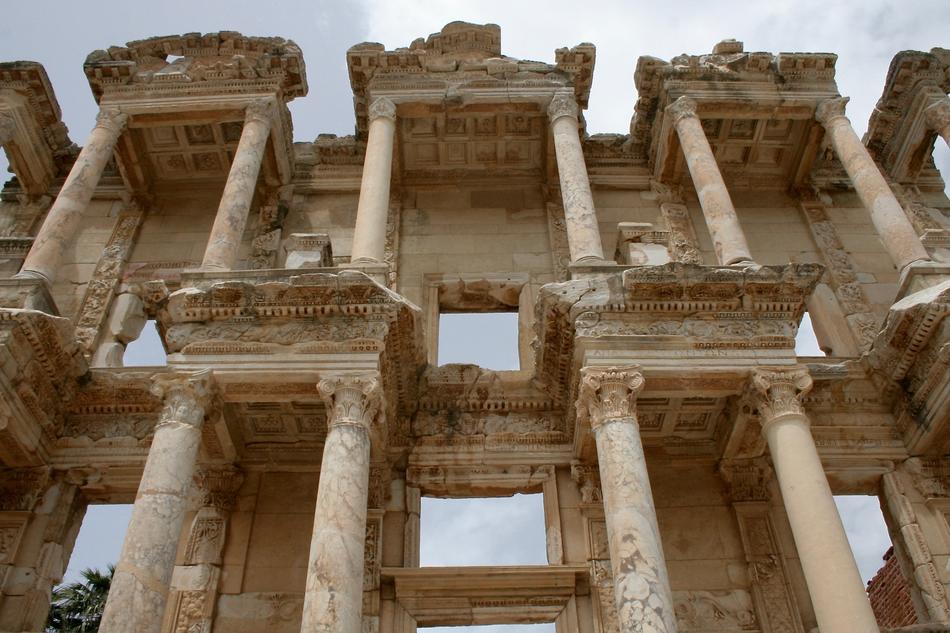 Roman building arches