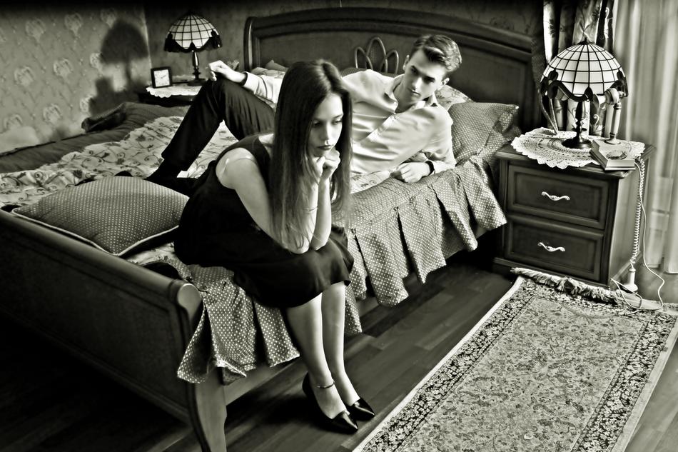 the scolding couple in the apartment