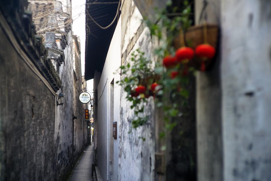 Alley Lantern The Ancient