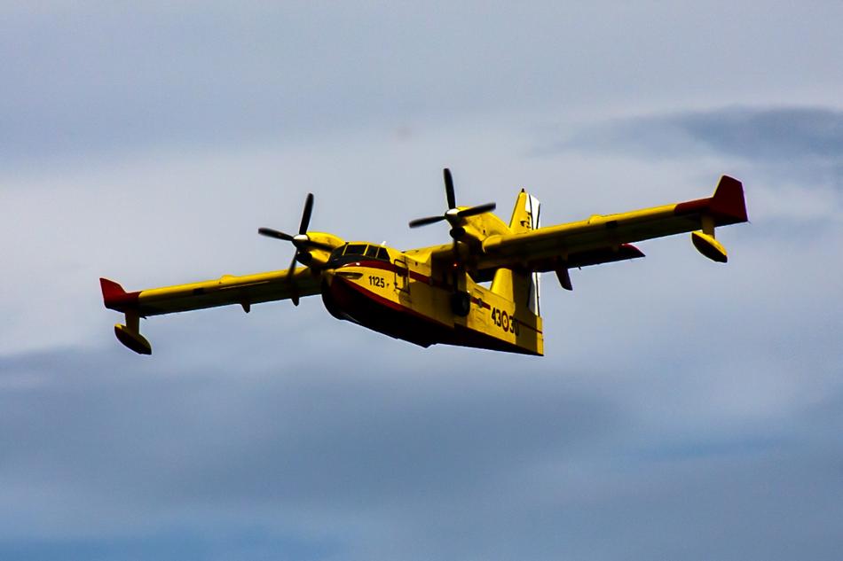 Seaplane Fire Fighting Aircraft