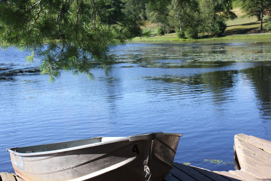 Kutshers Boat