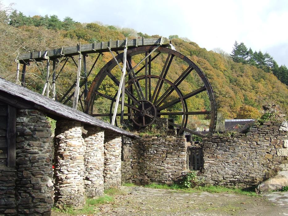 stone wall water wheel