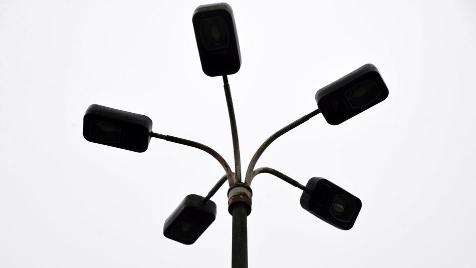 street lamp black on white