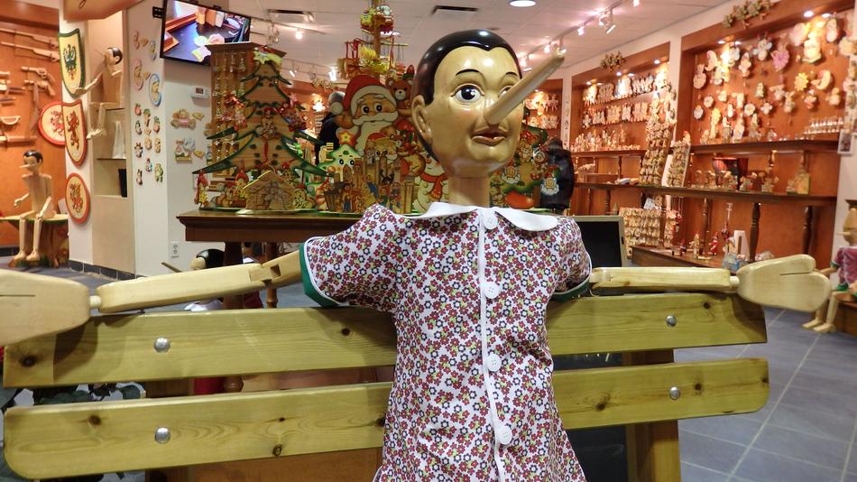 big pinocchio toy