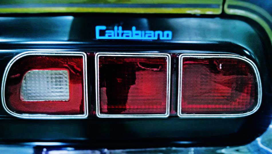 headlight reflection red