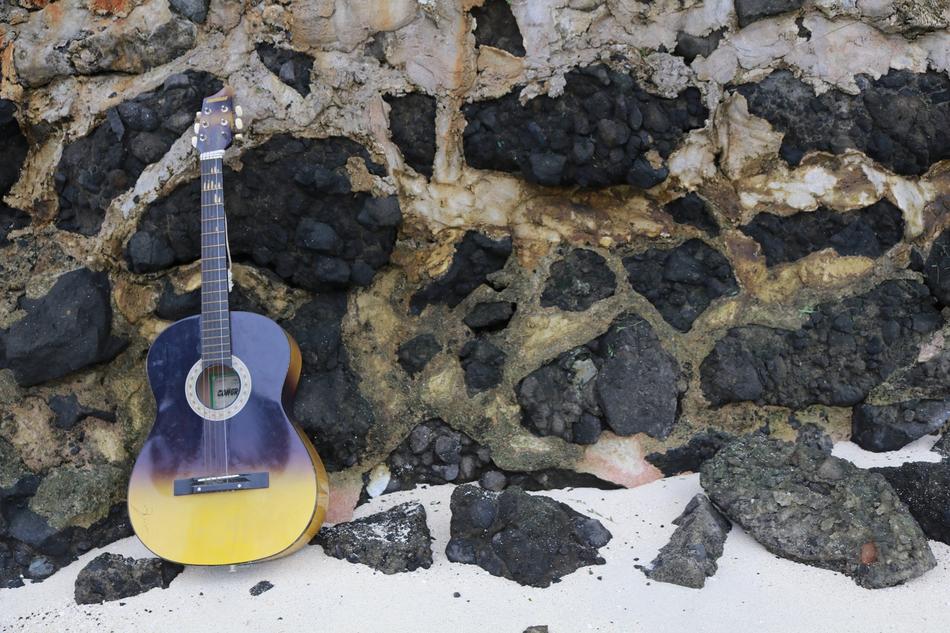 Guitar Beach stone