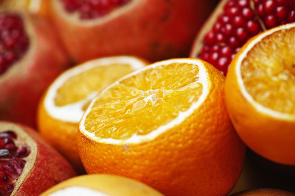 oranges and pomegranate a lot