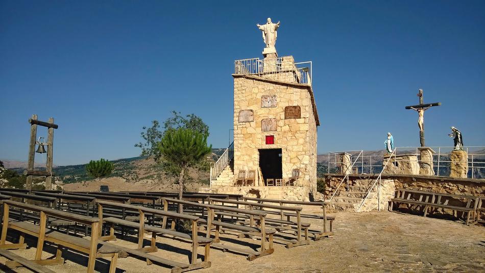 Lebanon Church Outside