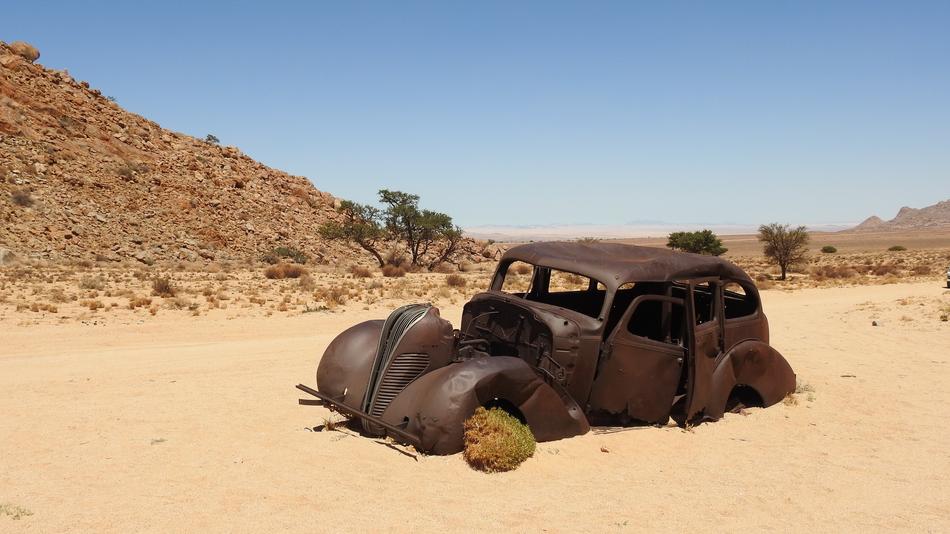 an old car in the desert