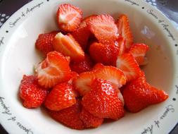 sliced fresh strawberries