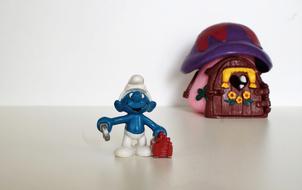 smurf mushroom color toy