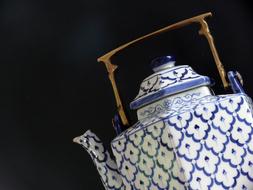 ceramic leaf teapot