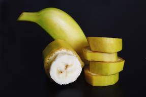 sliced banana is delicious