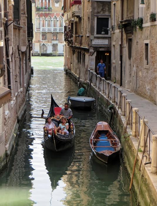 Venice canal gondola tour