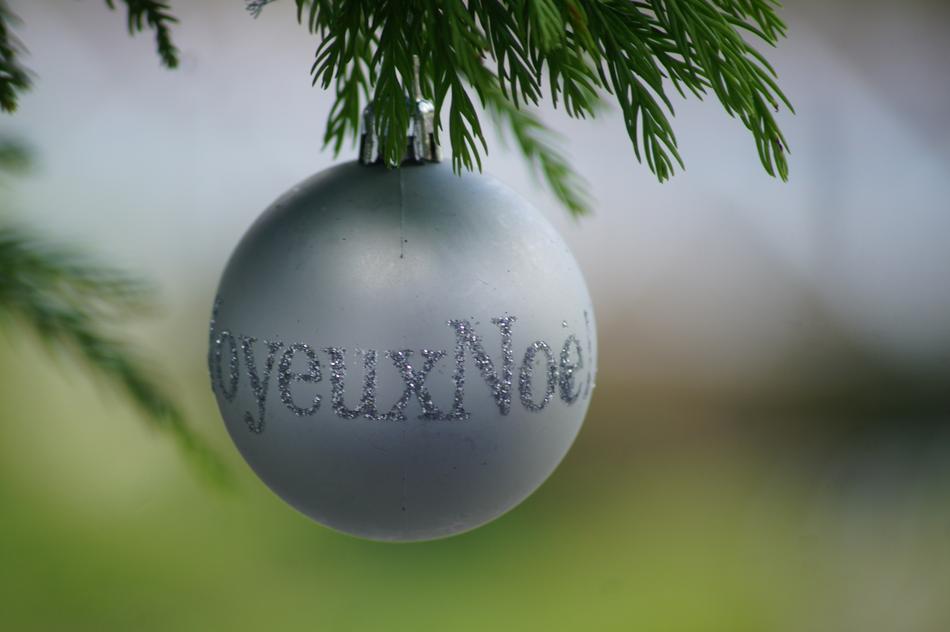 Ball Christmas Merry