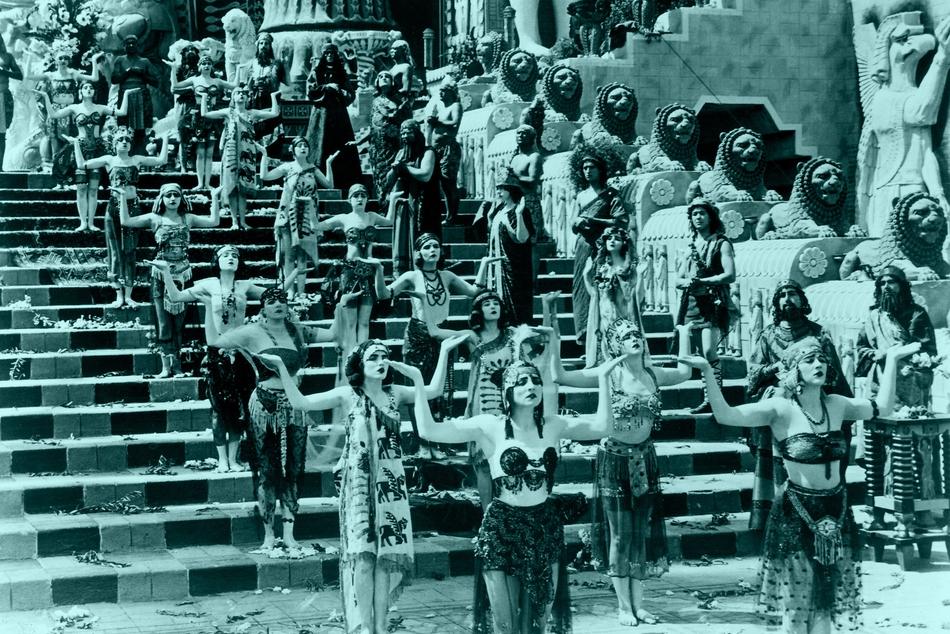 intolerance babylon parade