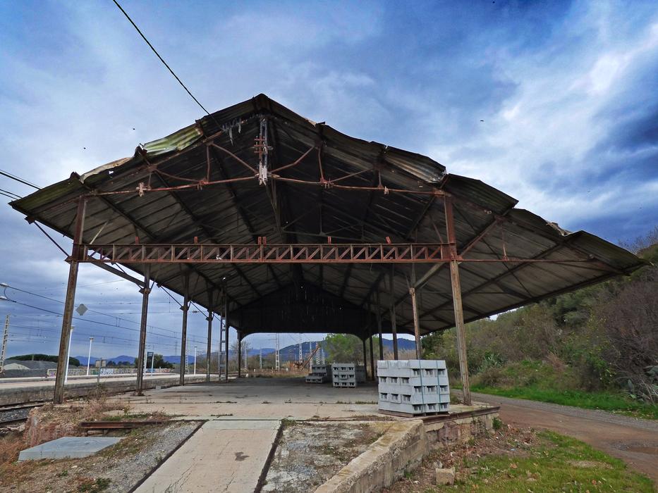 Hangar Railway Old