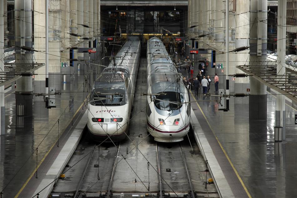 Ave Train High Speed Transport