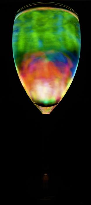 wine glass neon liquid farbenspiel
