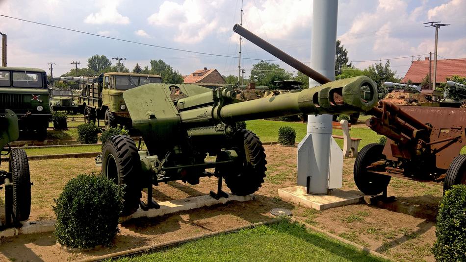 war machine at the fair