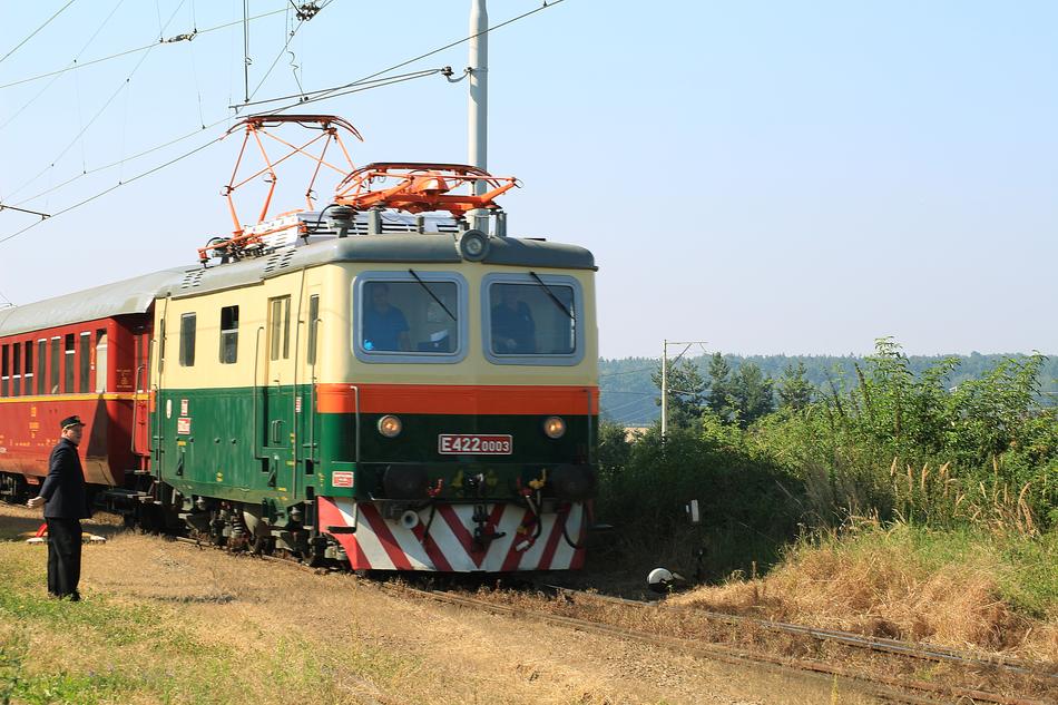 passenger color train