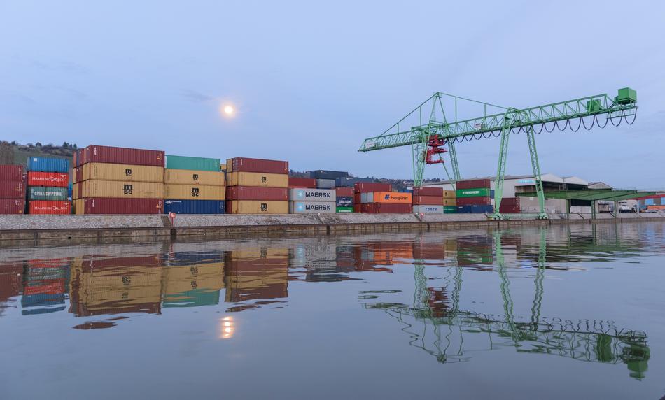 ship cargo port and crane