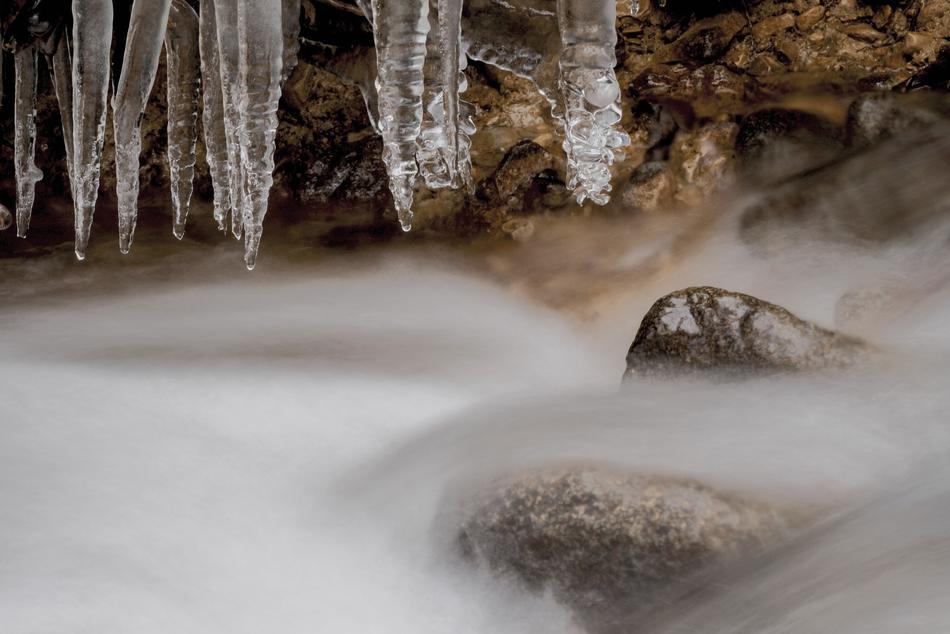 fog rocks icicles