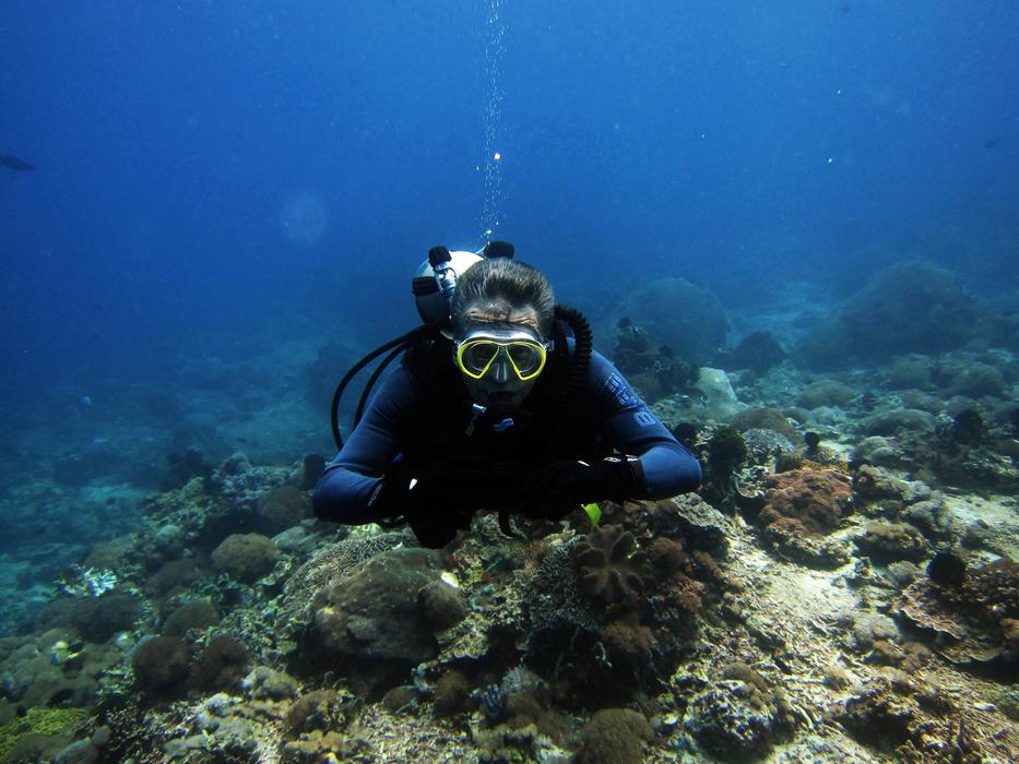 Scuba man water