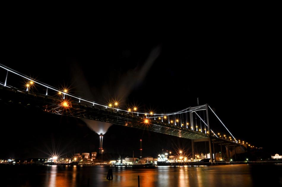 The high bridge is luminous