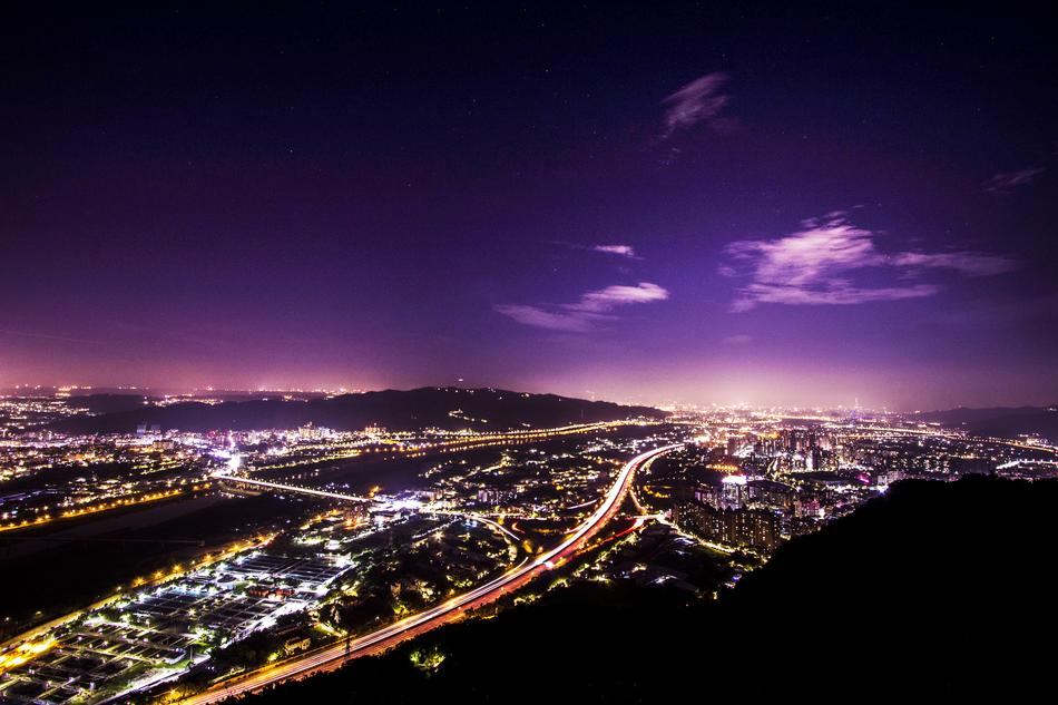 A bright landscape of light on the city