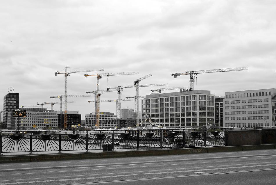 Oberbaumbrücke Cranes