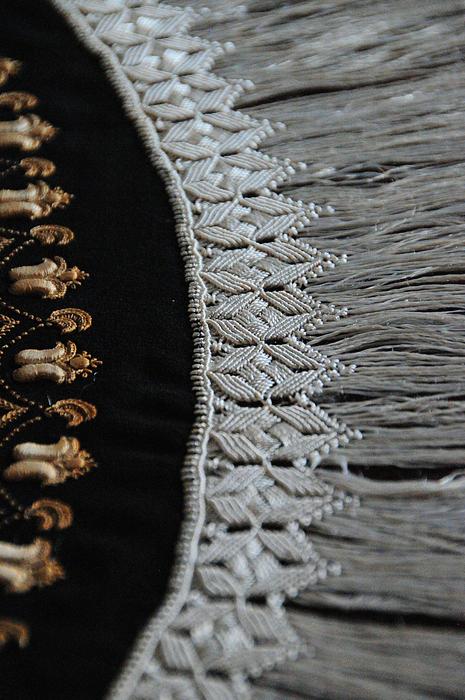 textiles black white forks