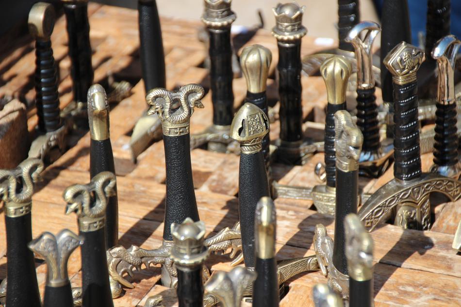 black swords knives