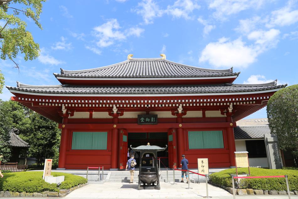 Chinese temple red