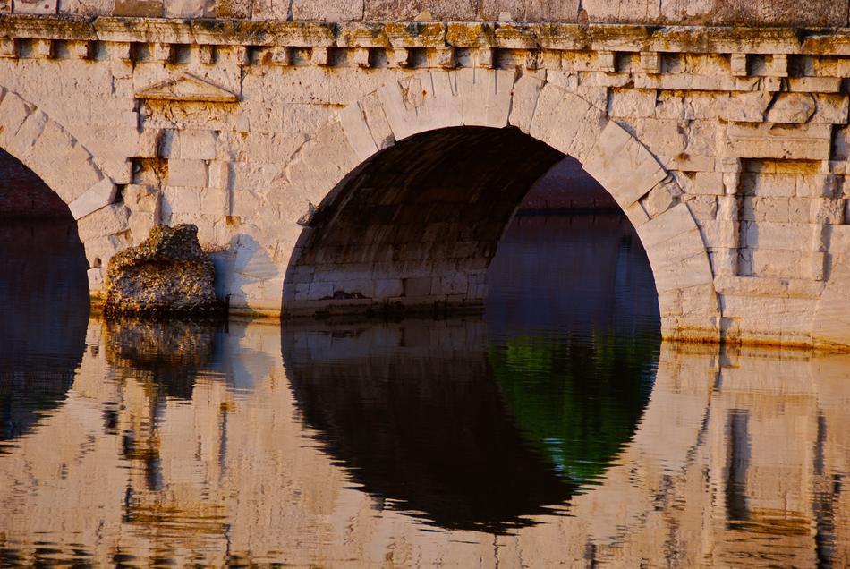 Circle lake bridge landscape
