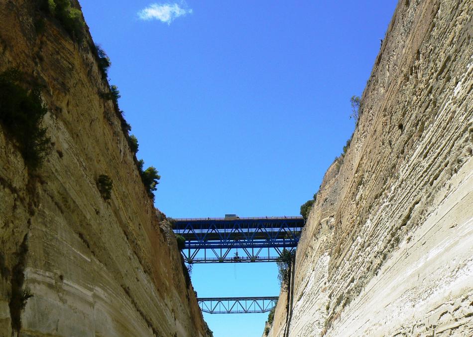 The walls of the stone bridge are blue