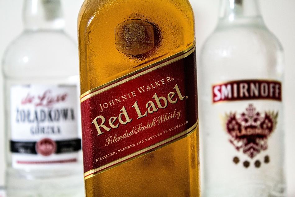 label alcohol bottles