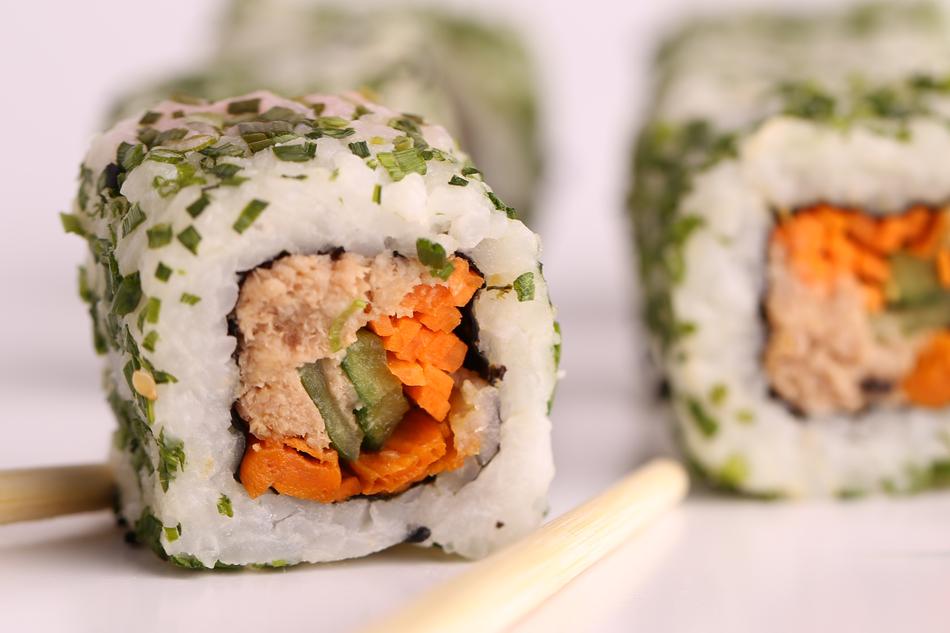 rolls with chicken and vegetables