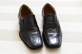 classic black leather shoes for men