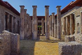 Pompei Villa Antiquroma colones buildinge