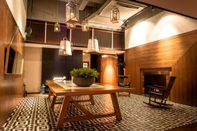 restaurant decor