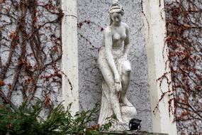 Baden Statue woman