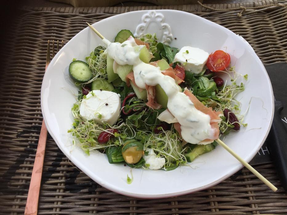 vegetable appetizer with sauce