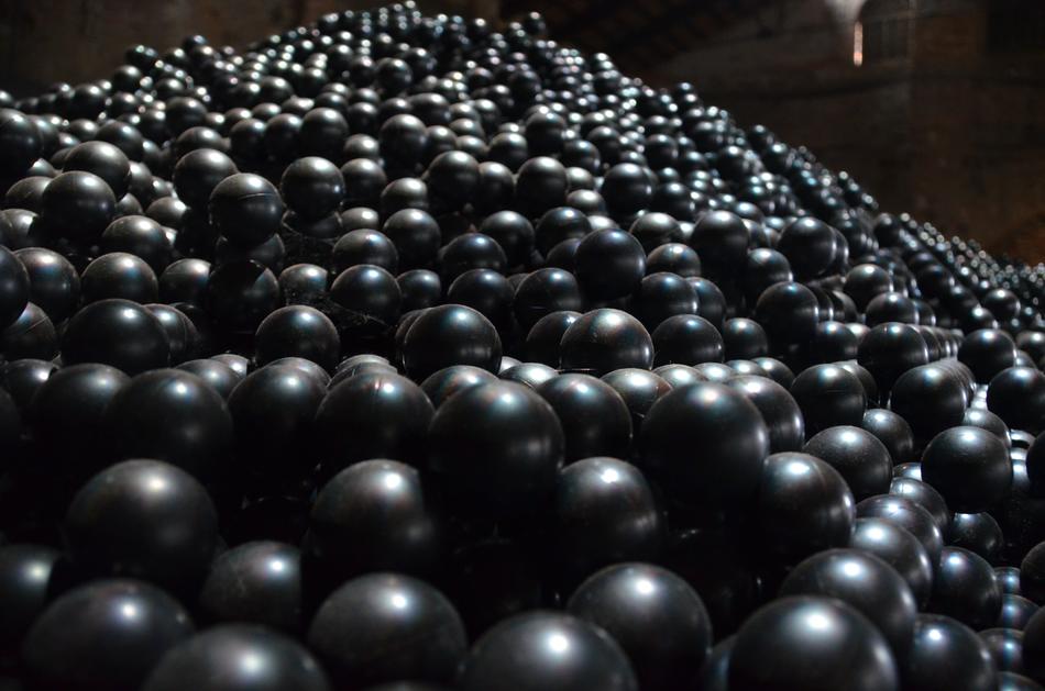 black balloons landscape